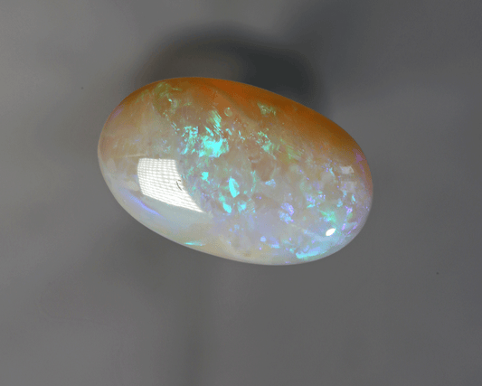 6.8 carats light opal
