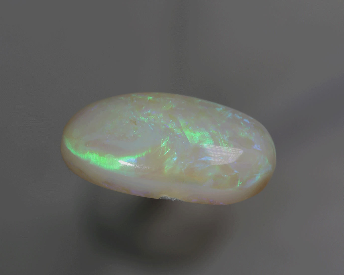 6.8 ct Light Opal