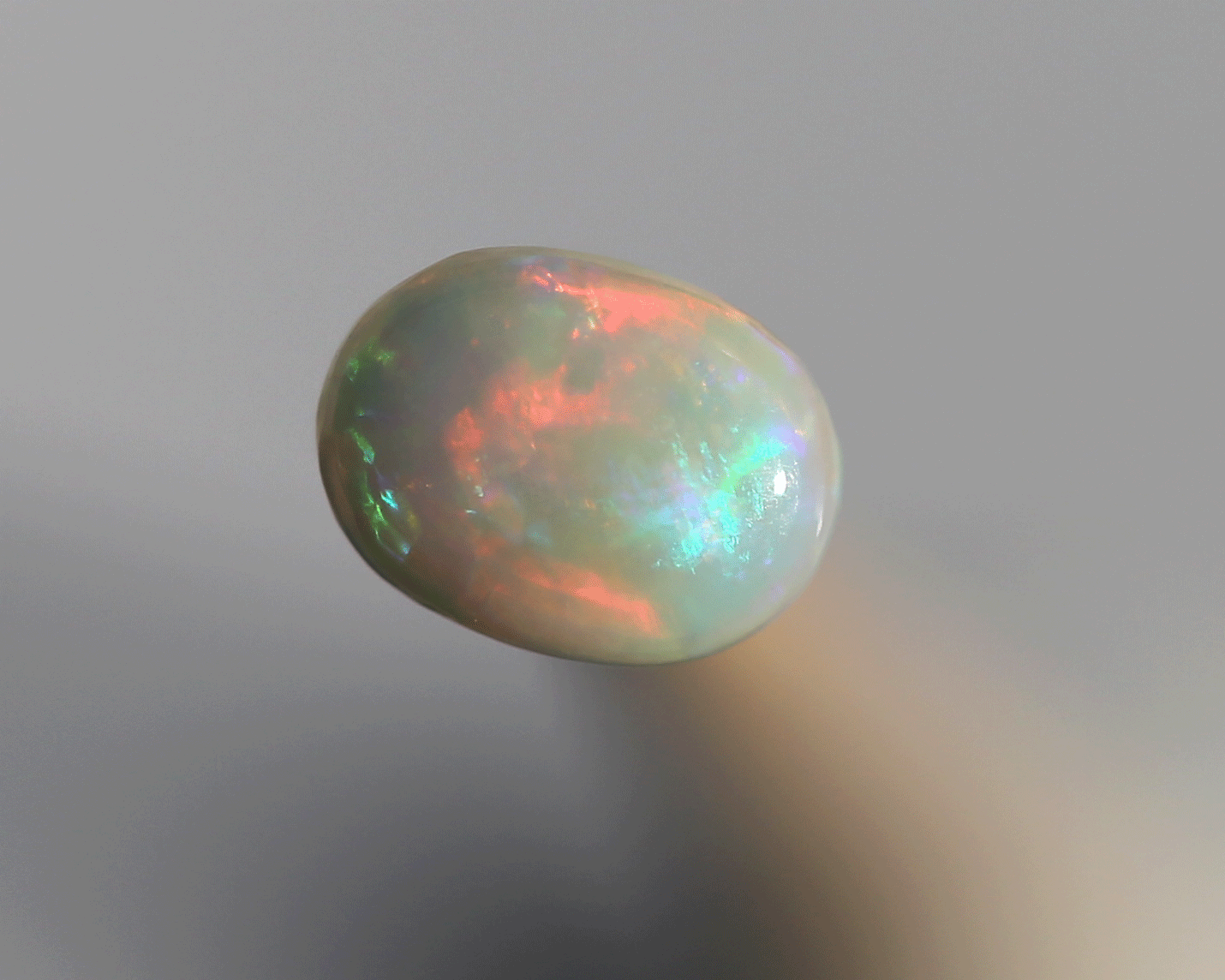 0.48 ct white opal