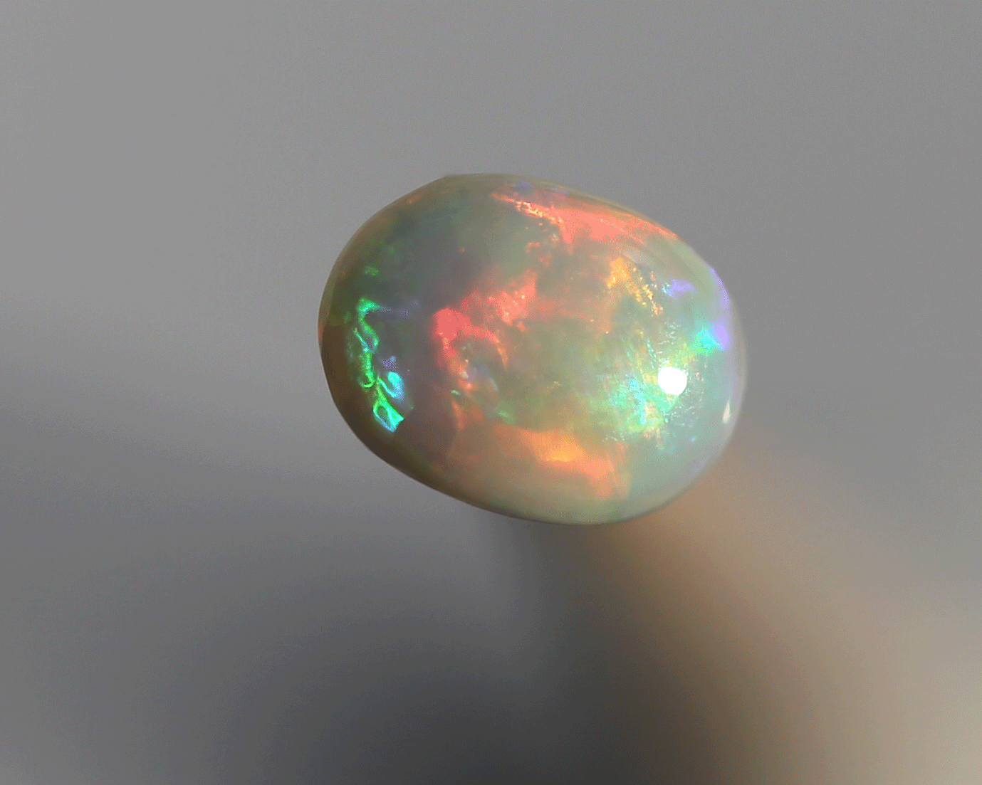 0.48 ct white opal