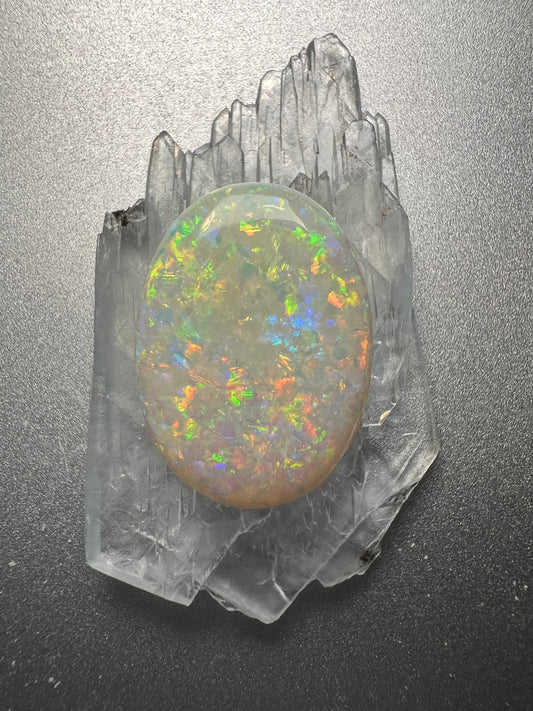 5.9 carats light crystal Opal