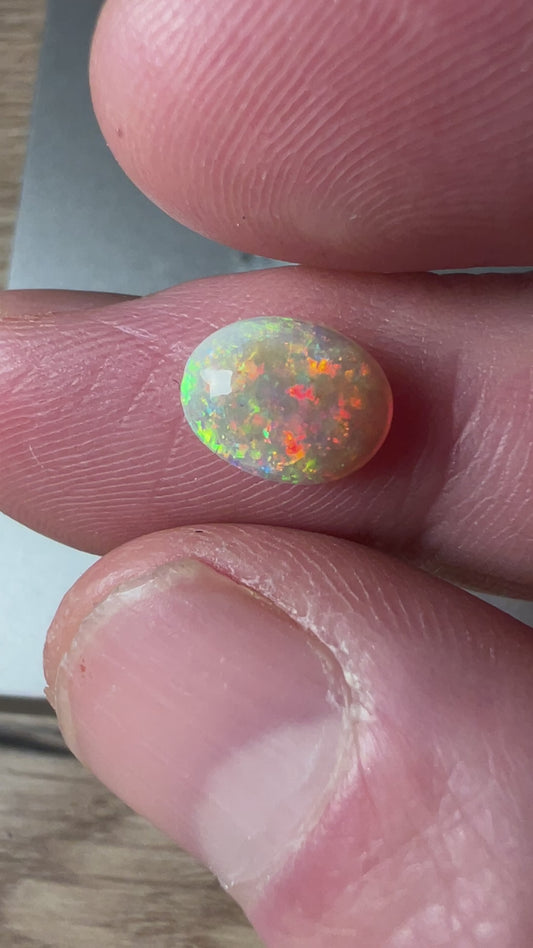 0.87 ct crystal opal