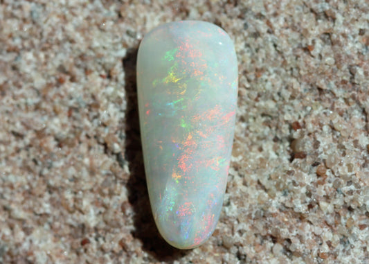 5.5 carats light opal