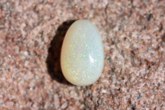 48 carats light crystal opal
