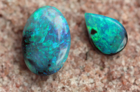 2.8 ct black crystal opal