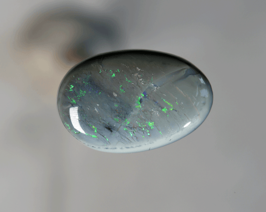 8.6 carats picture stone opal